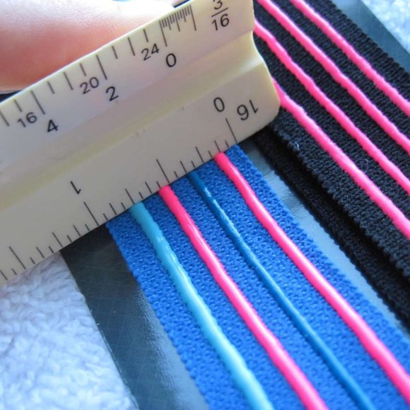 Scunci Everyday & Active No Slip Silicone No Metal Damage Comfy Head Bands Black - Picture 10 of 16